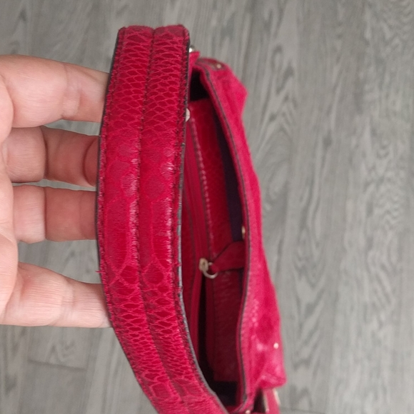 Beautiful red shoulder bag 🏵️🏵️🏵️ - Picture 7 of 8